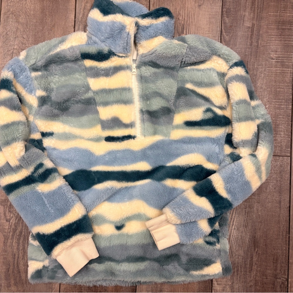 Mountain and Isle Women’s SM Cozy Striped Fleece Sweatshirt